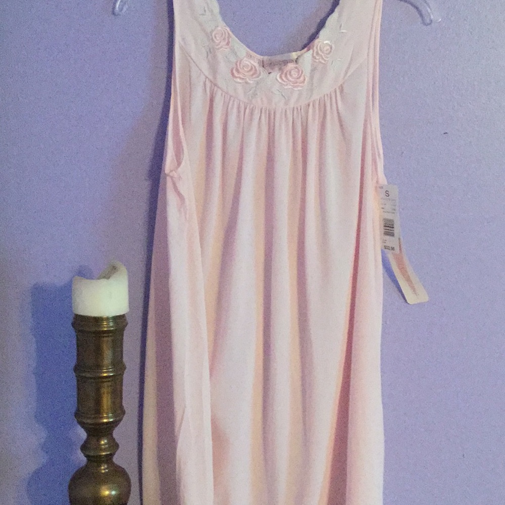 Sleeves less night gown